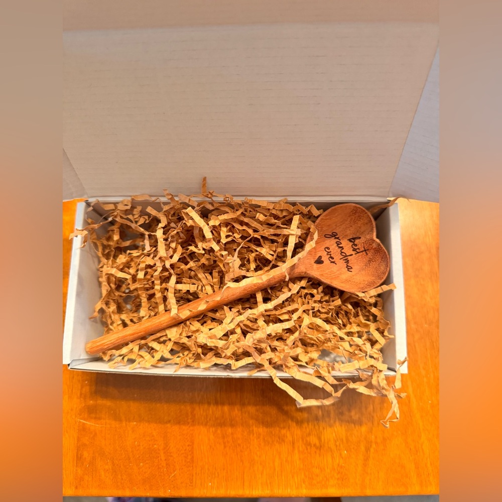 Heartfelt Engraved Wooden Spoon for Grandma! Includes box! - Picture 7 of 7
